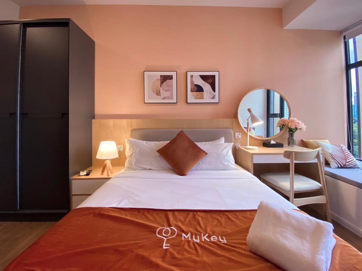 Ceylonz Suites By Mykey Kuala Lumpur Kültér fotó A bedroom at Mukan